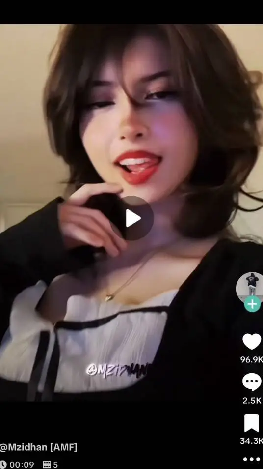 ai character: BABYGIRL background