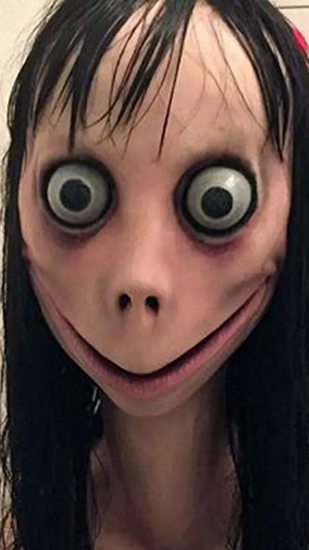 ai character: Momo (Horrer) background