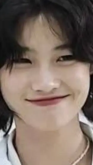 ai character: sae beyok  background