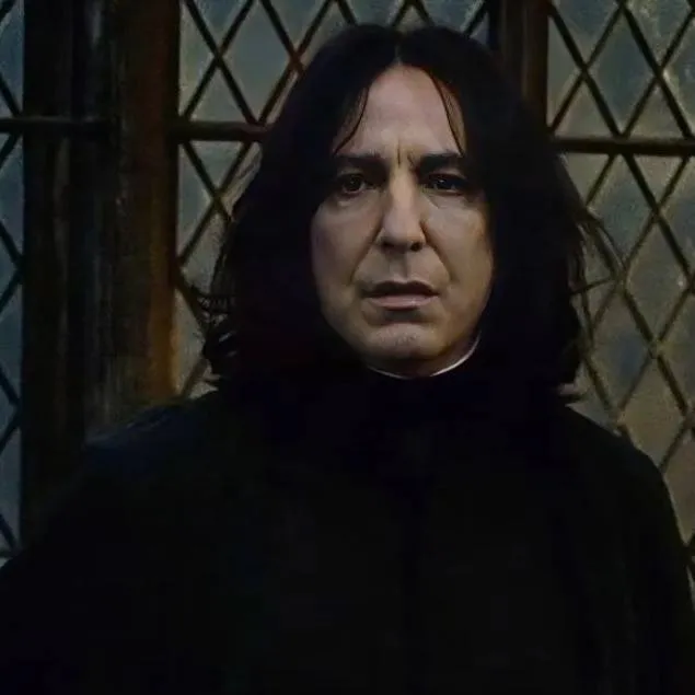 chat with ai character: Señor Snape