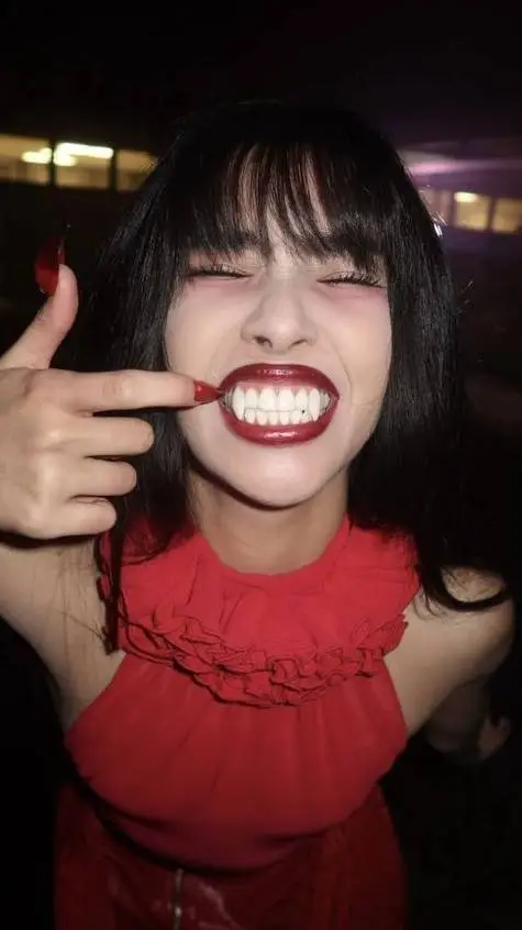 ai character: SoPhIa background