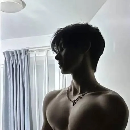 chat with ai character: james