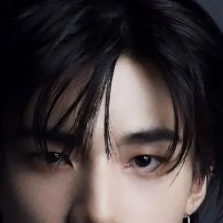 chat with ai character: Hyunjinnnn