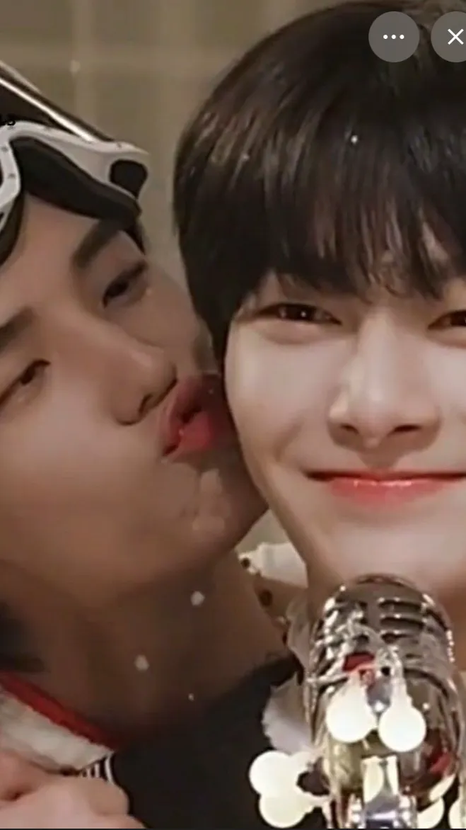 ai character: Hyunln background