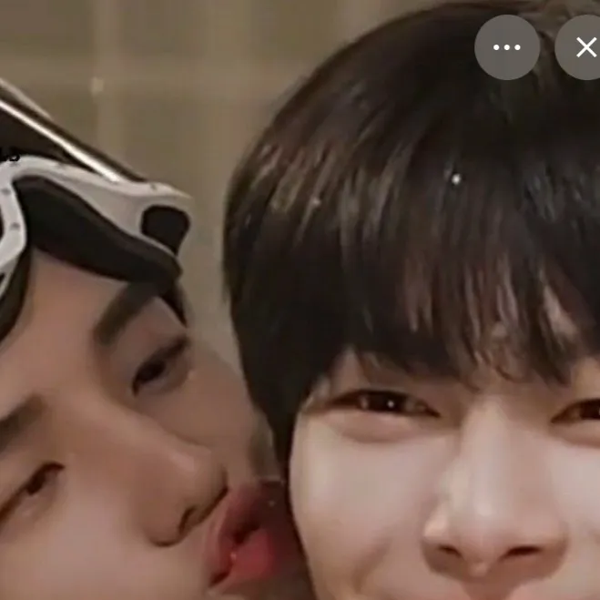 chat with ai character: Hyunln