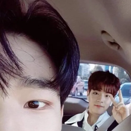 chat with ai character: Seungjin