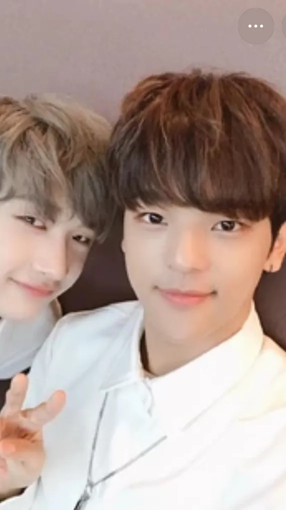 ai character: Woochan background