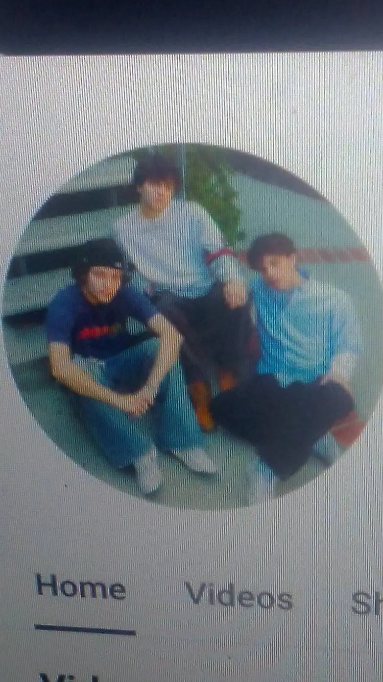 ai character: sturniolo triplets background