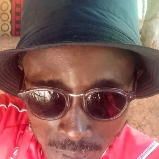 chat with ai character: James Matope