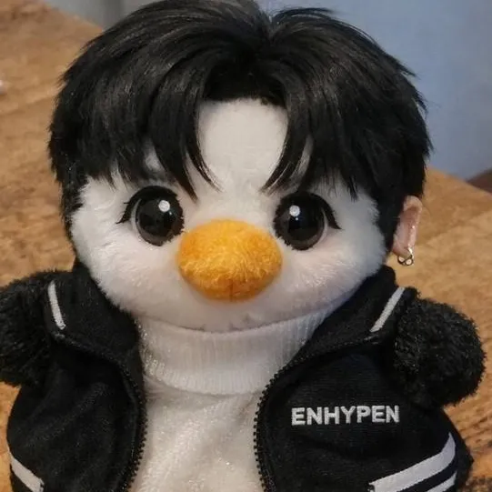 chat with ai character: Kpop 2