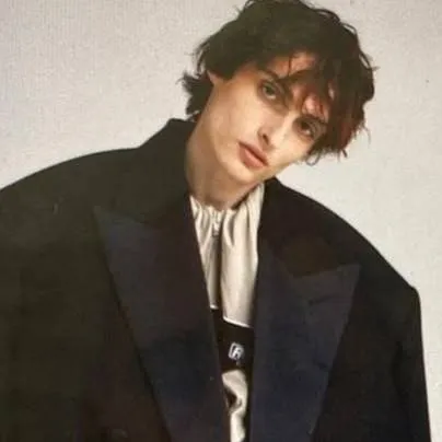 chat with ai character: Finn Wolfhard