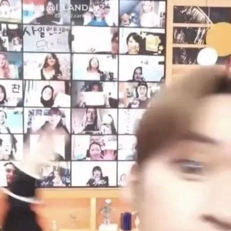 chat with ai character: STRAYKIDS!