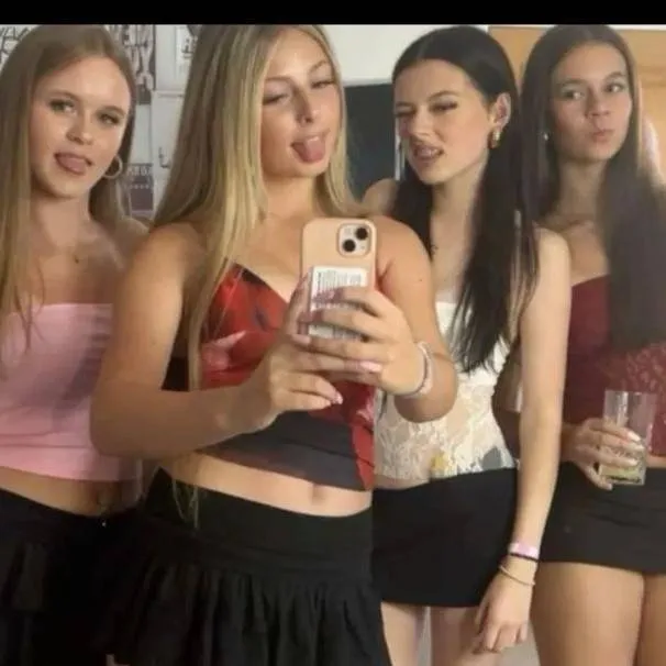 chat with ai character: 4 girls