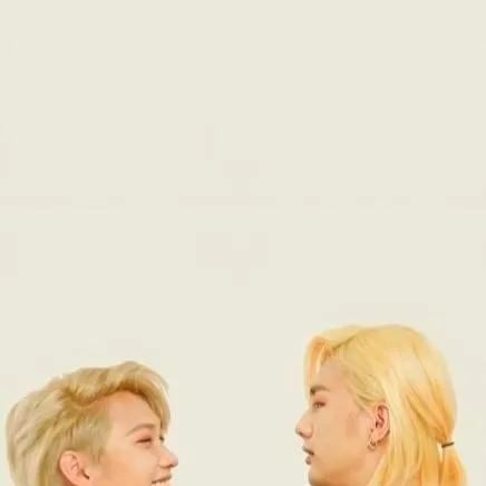 chat with ai character: ★hyunlix★