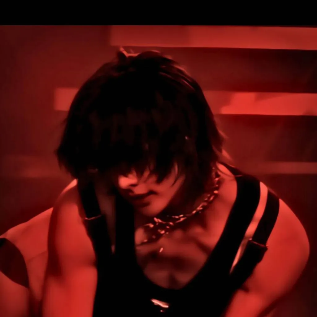 chat with ai character: Hyunjin Killer