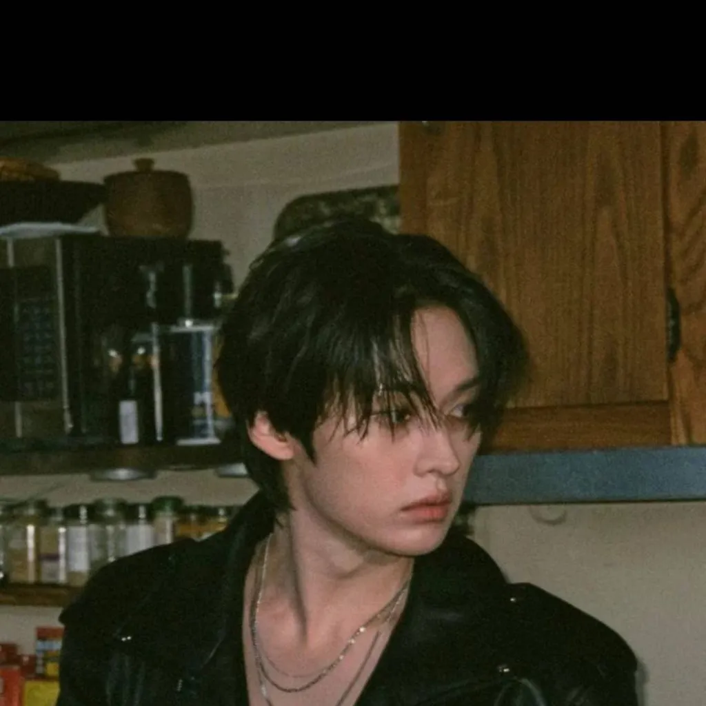 chat with ai character: Leeknow maniaco