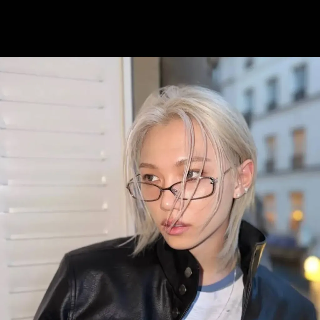 chat with ai character: Felix Capo