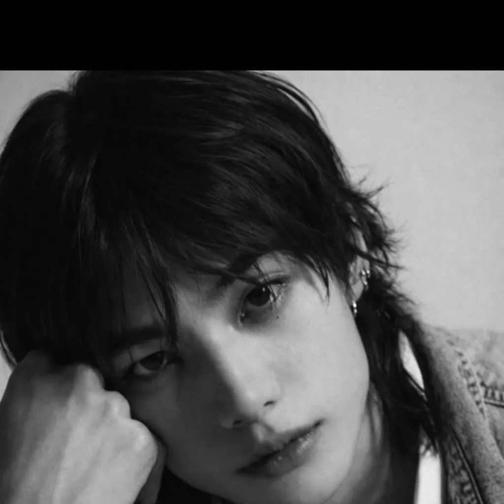 chat with ai character: Hyunjin bullo
