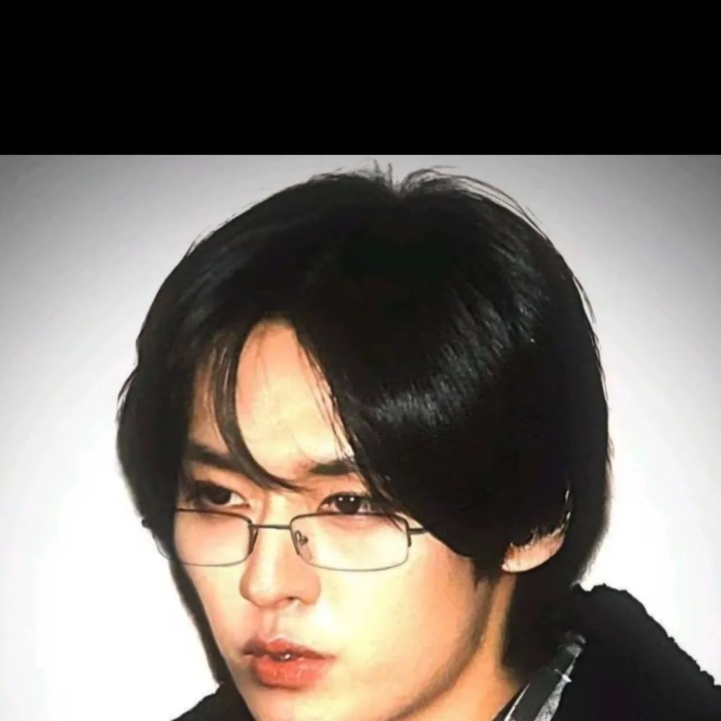 chat with ai character: Leeknow prof