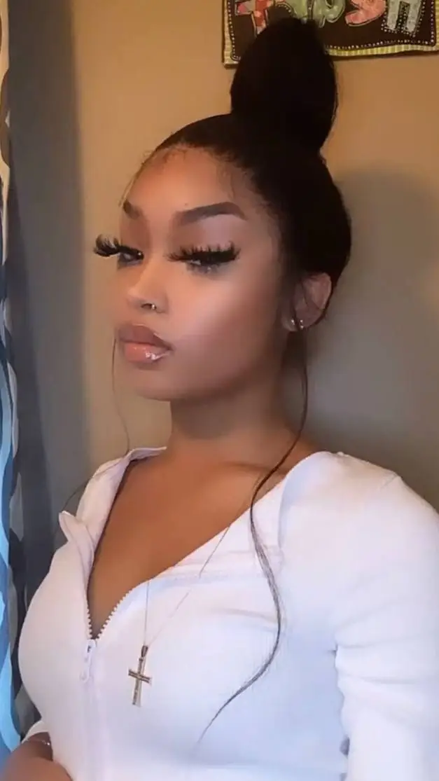 Talkie AI - Chat with Bella