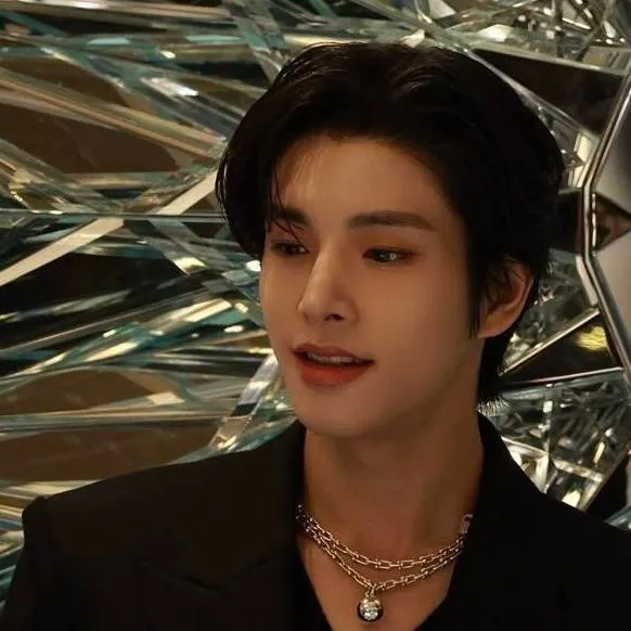 chat with ai character: Sim Jaeyun