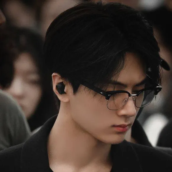 chat with ai character: Park Jongseong