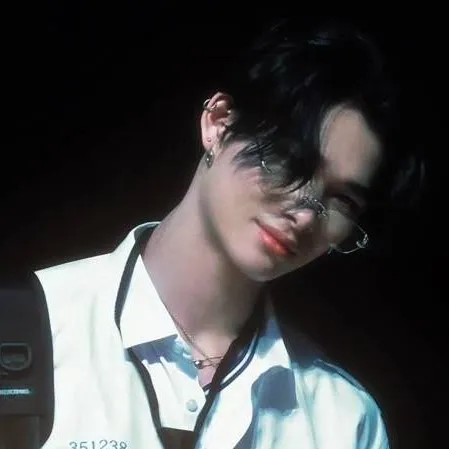 chat with ai character: 𝑵𝑰-𝑲𝑰