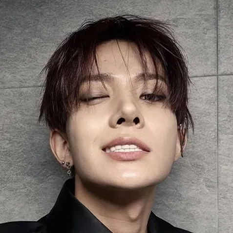 chat with ai character: Heeseung 