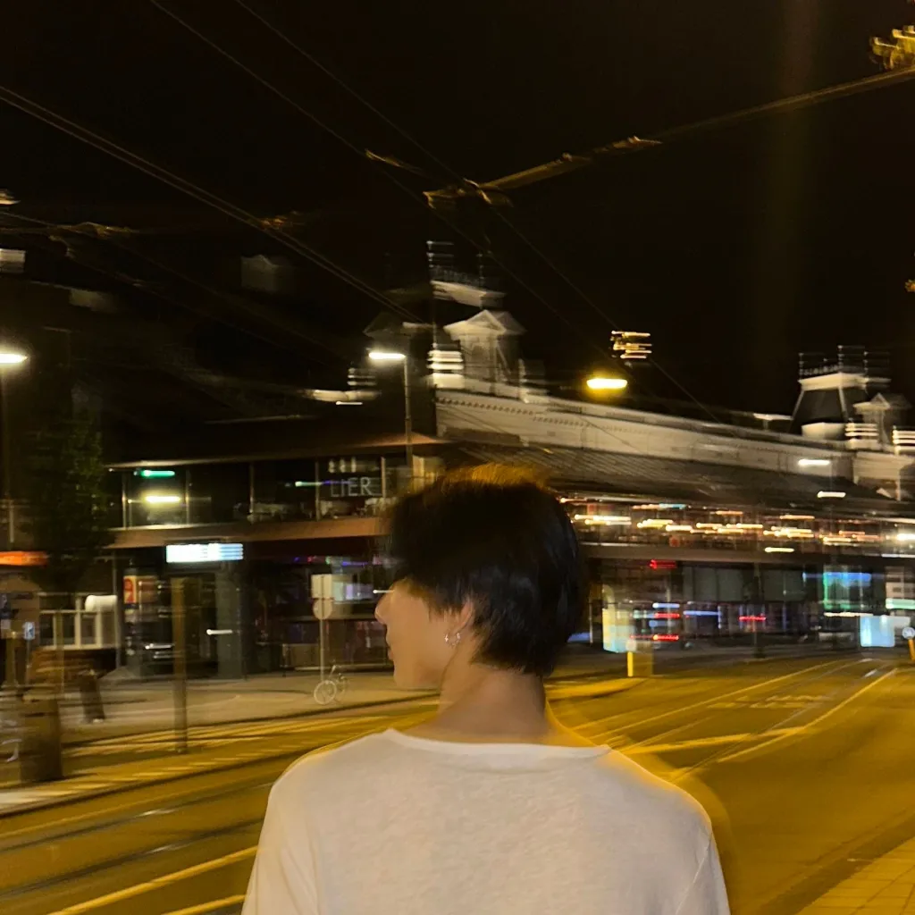 chat with ai character: 𝐄𝐍𝐇𝐘𝐏𝐄𝐍 