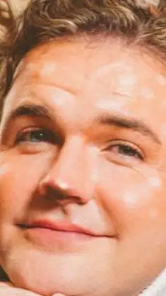 ai character: Scott Frenzel background