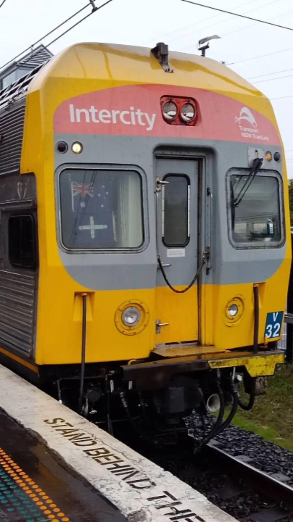 ai character: V set tribute  background