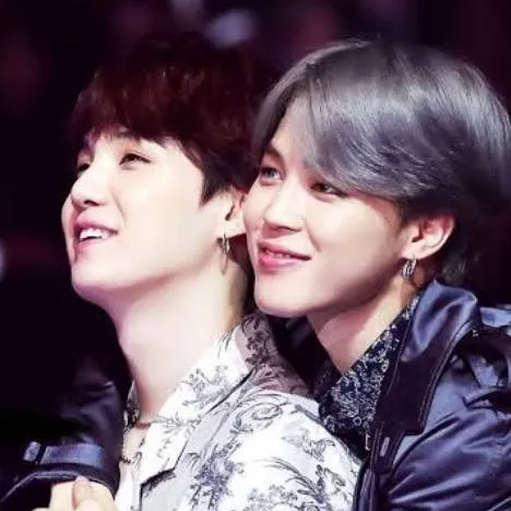 chat with ai character: Yoonmin