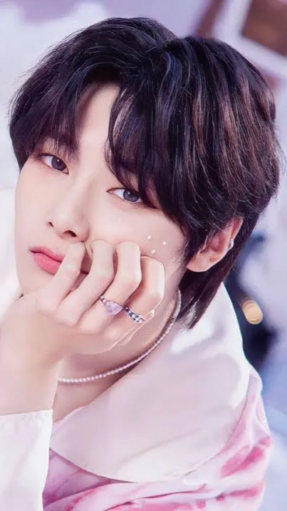 ai character: I,N skz  background