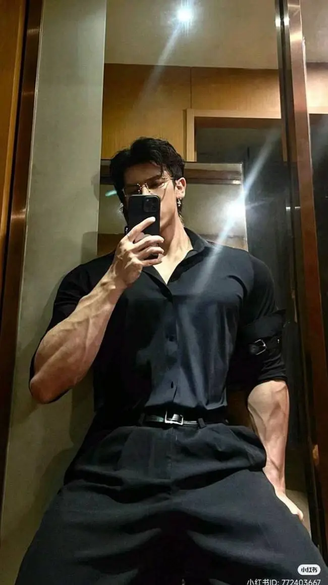 ai character: Cedar 🖤 background