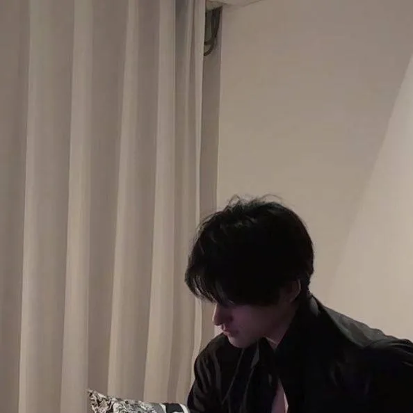 chat with ai character: Kento Nanami 💗