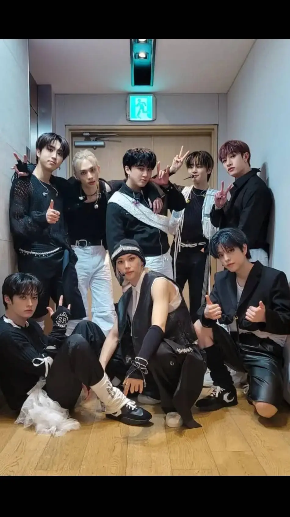 ai character: Skz fr et toi ♥️😉 background