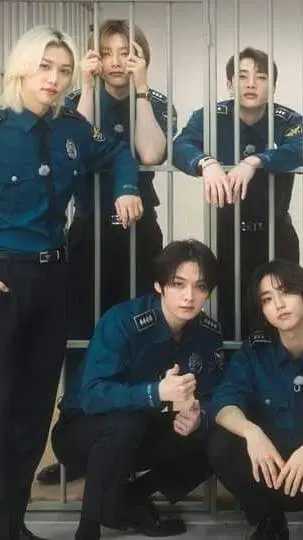 ai character: Stray kids  background