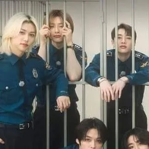 chat with ai character: Stray kids 