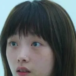 chat with ai character: hermana de 240