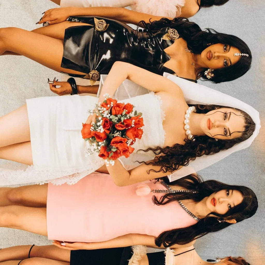 chat with ai character: KATSEYE 