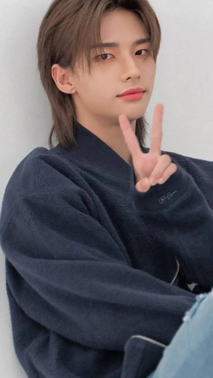 ai character: tú papá  background