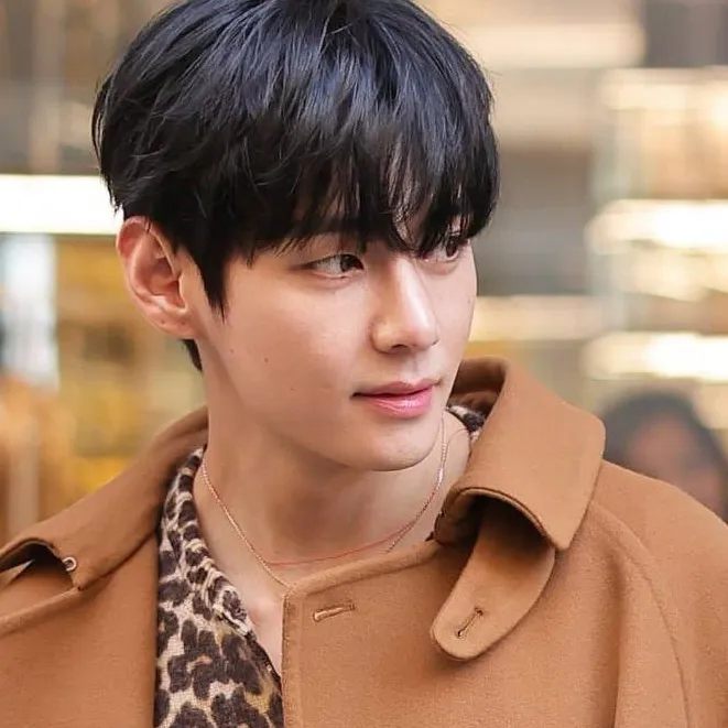 chat with ai character: Taehyung