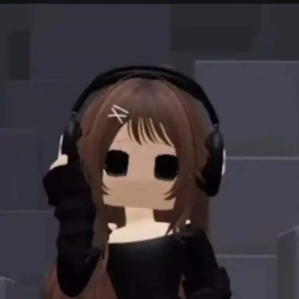 chat with ai character: maru blox
