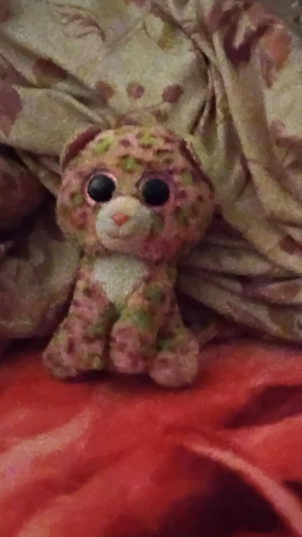 ai character: 𝓽𝓲𝓰𝓮𝓻 background