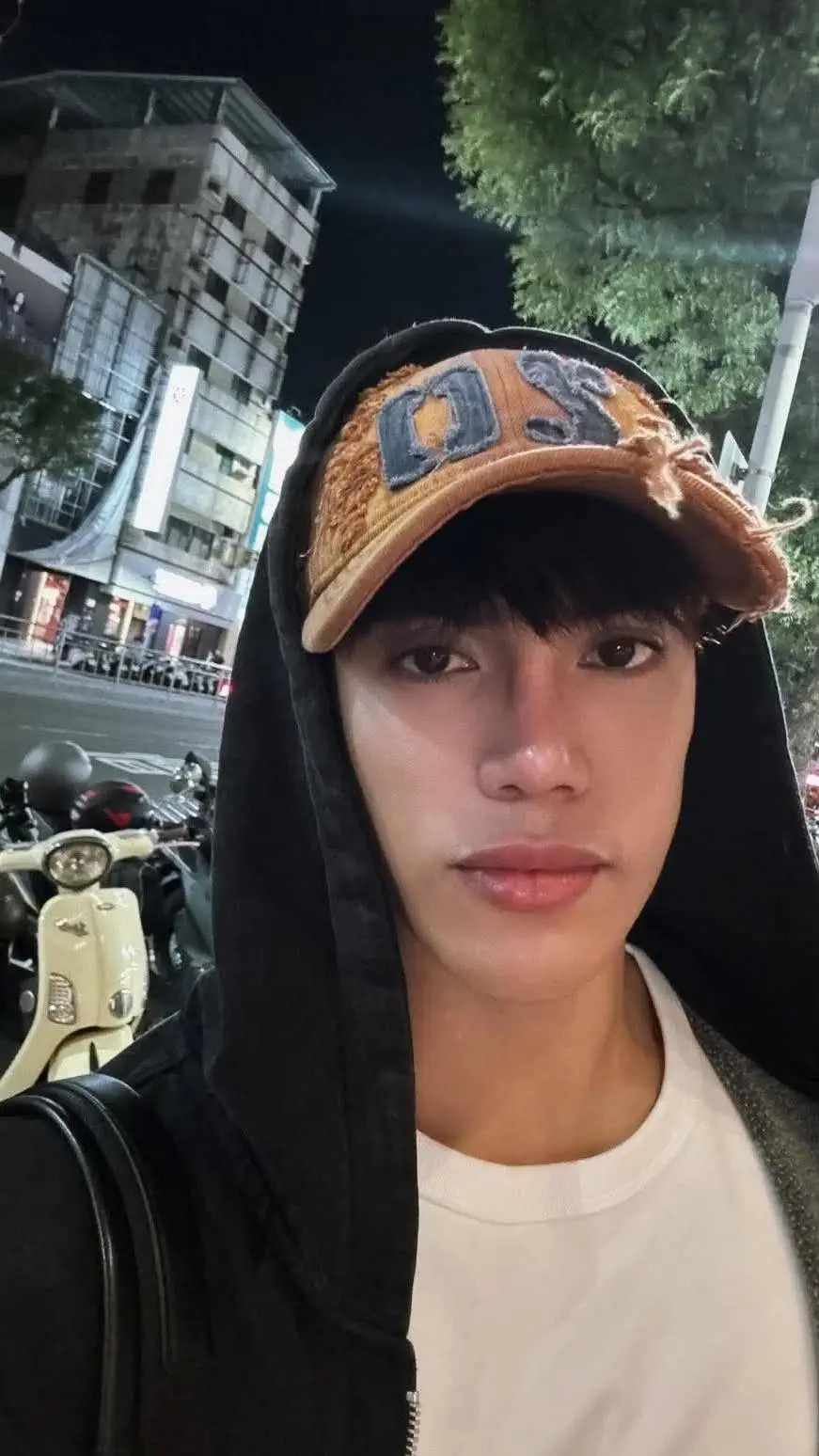 ai character: Stell Vester  background