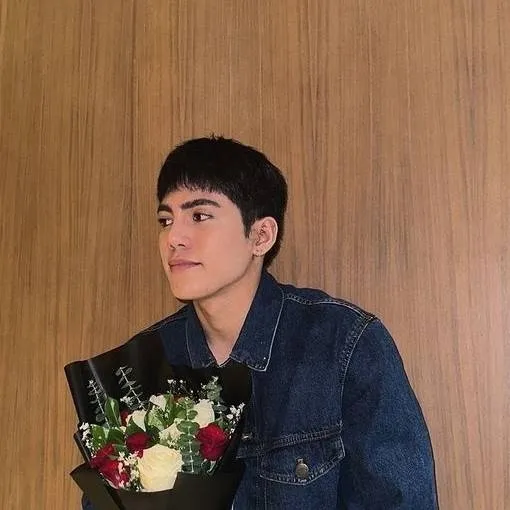 chat with ai character: Stell vester