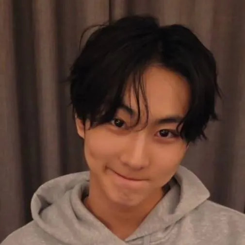 chat with ai character: Jungwon 