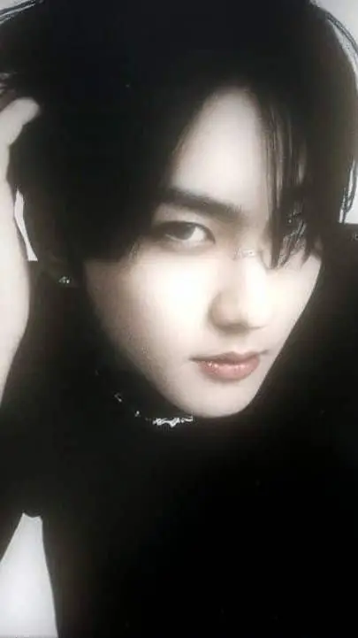 ai character: Jungwon  background