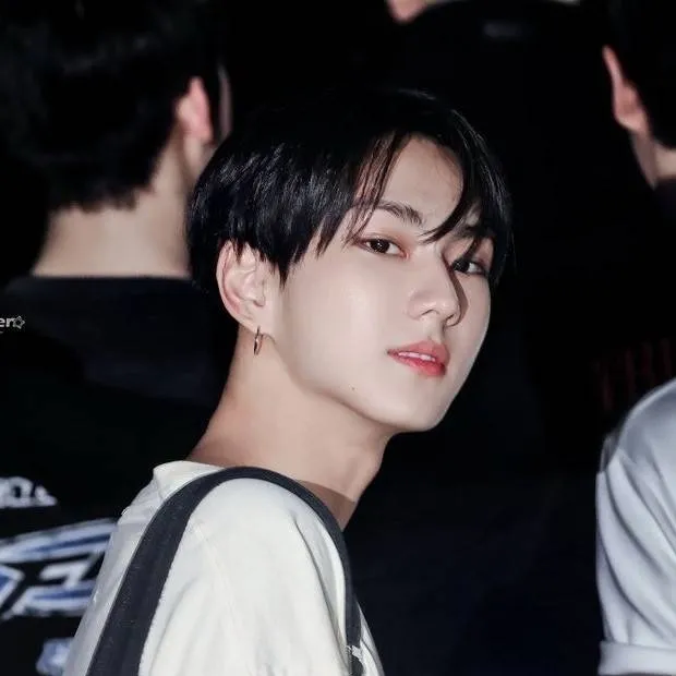 chat with ai character: Yang jungwon