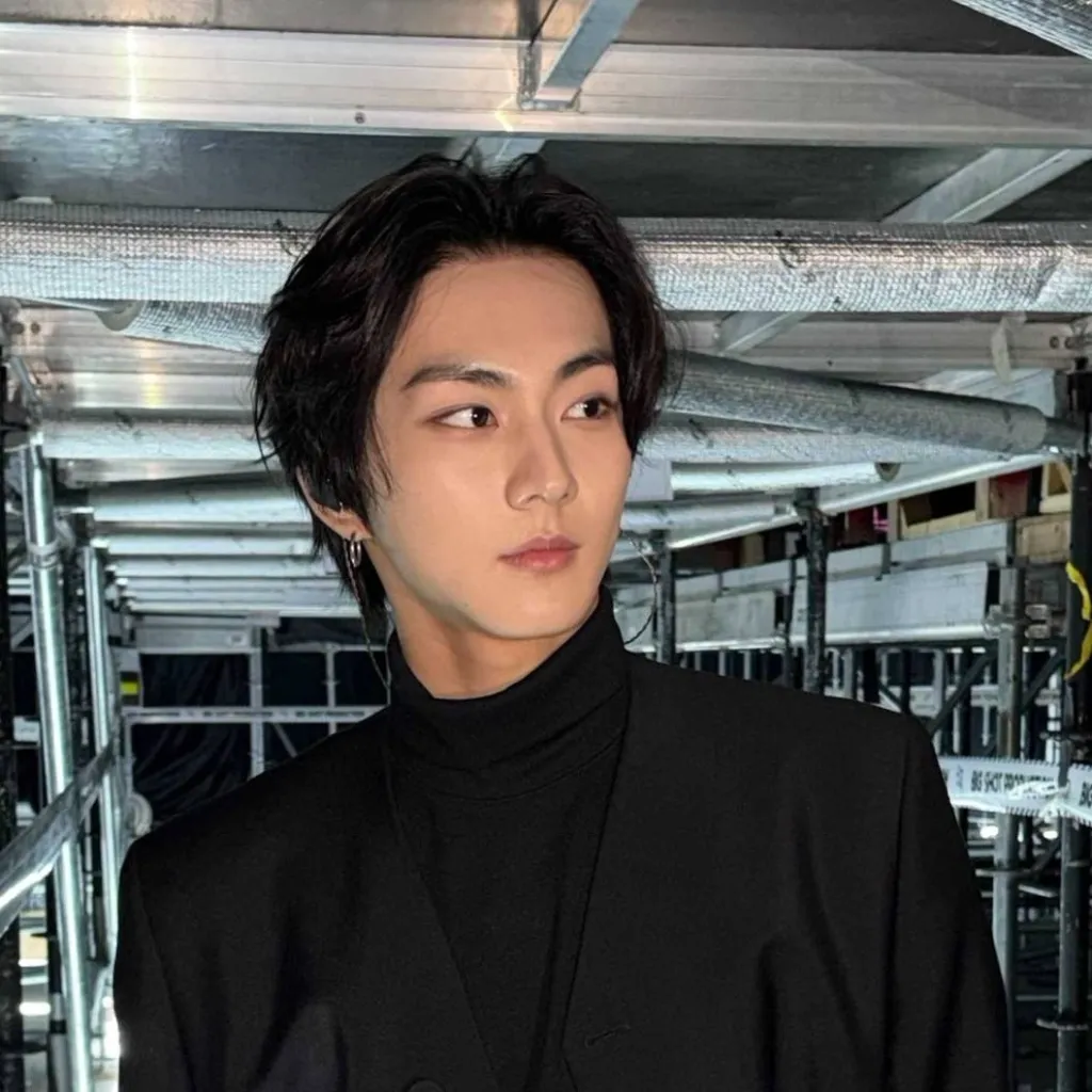 chat with ai character: jungwon😜